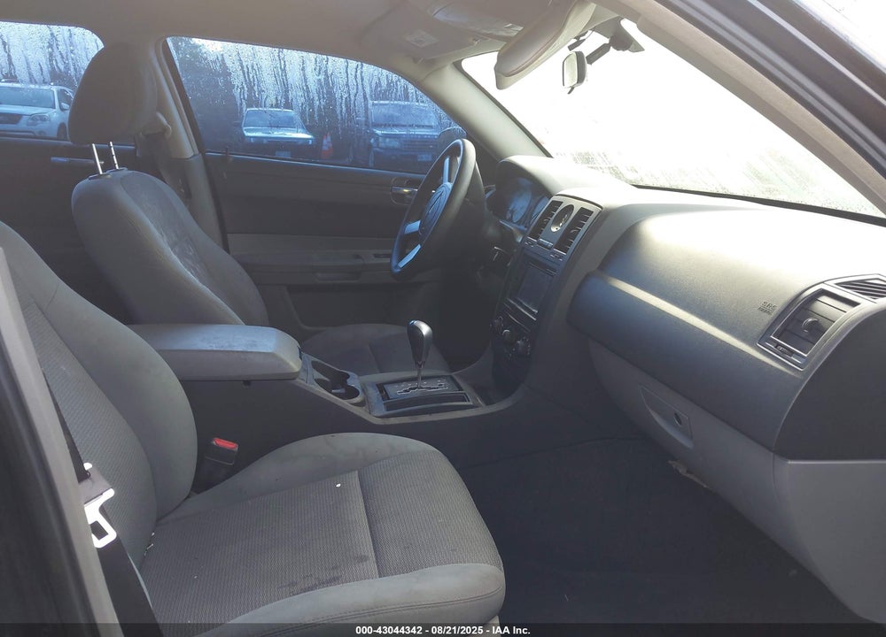 2005 CHRYSLER 300 VIN: 2C3JA43R75H507200