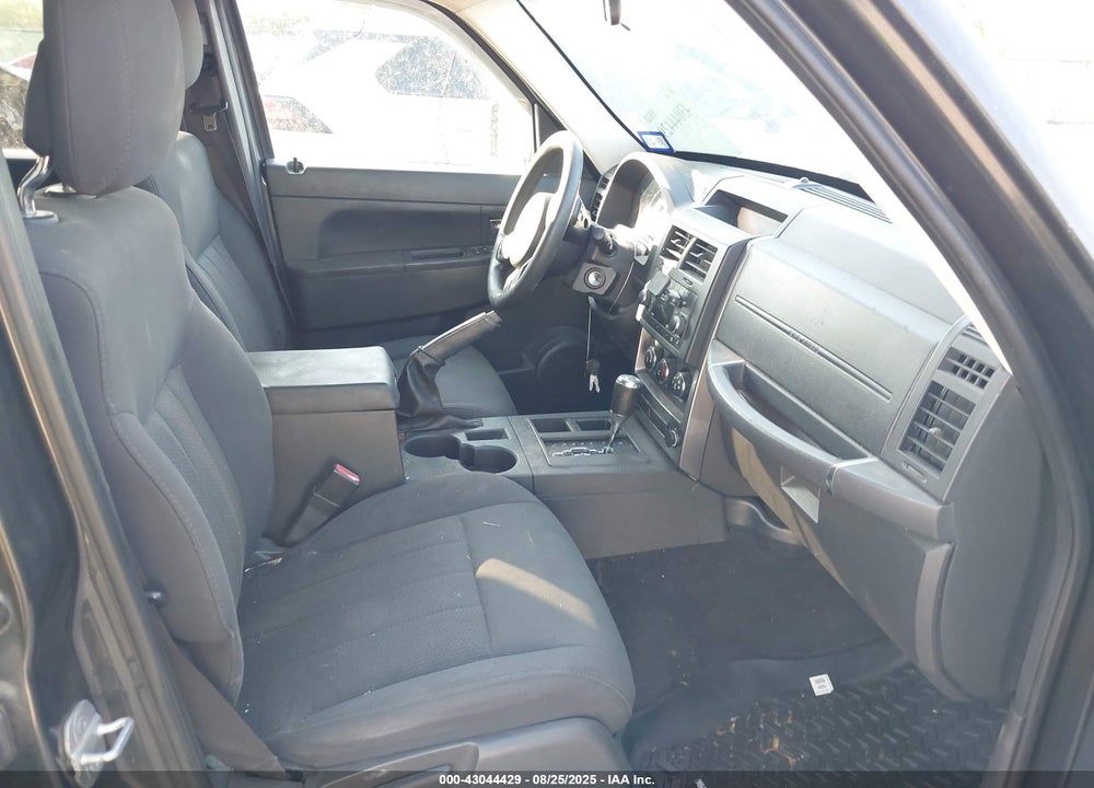 2011 JEEP LIBERTY VIN: 1J4PP2GK3BW552888