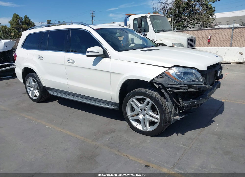 2015 MERCEDES-BENZ GL 550 4MATIC VIN: 4JGDF7DE0FA594828
