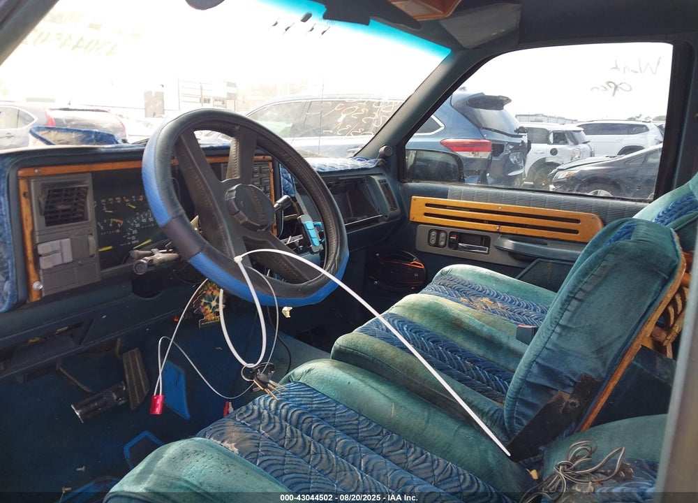 1993 CHEVROLET GMT-400 C1500 VIN: 2GCEC19K3P1253092