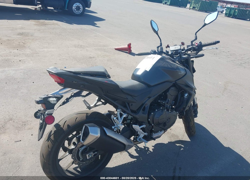 2025 HONDA CB750 A VIN: JH2RH2407SK001506