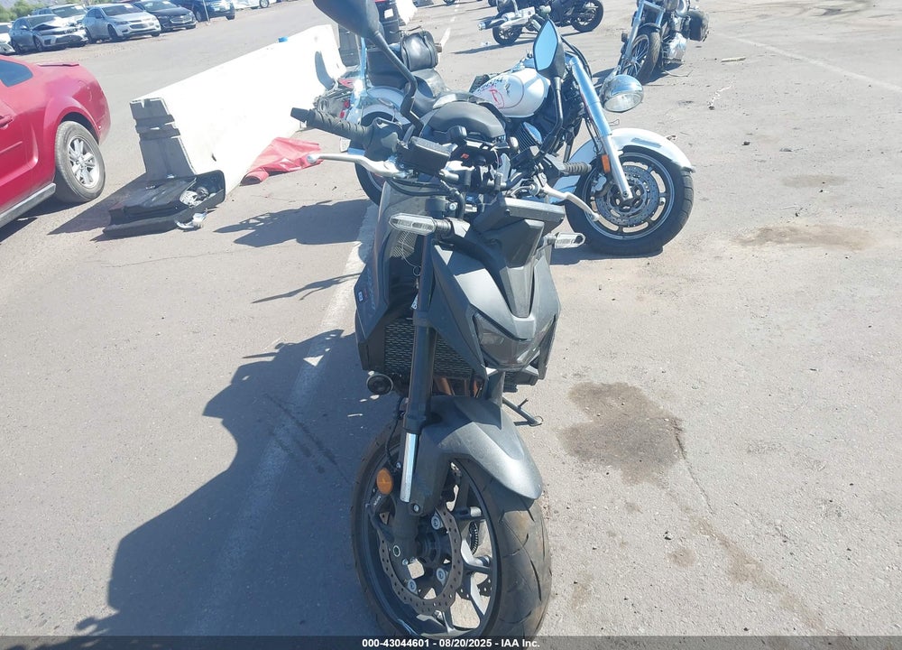 2025 HONDA CB750 A VIN: JH2RH2407SK001506
