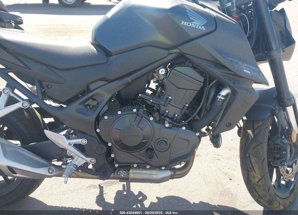2025 HONDA CB750 A VIN: JH2RH2407SK001506