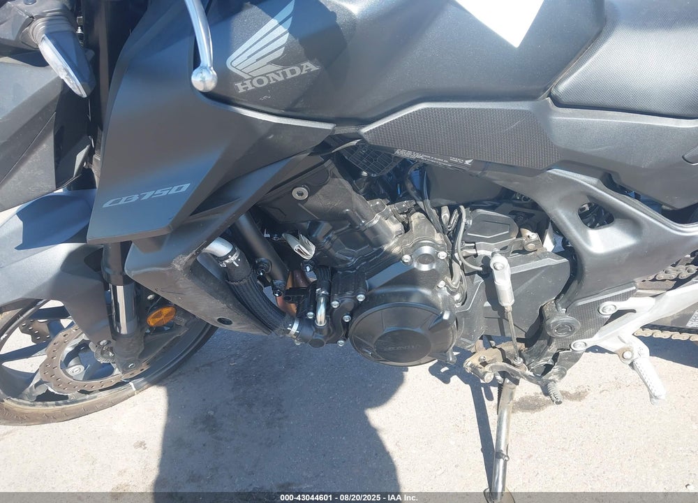 2025 HONDA CB750 A VIN: JH2RH2407SK001506