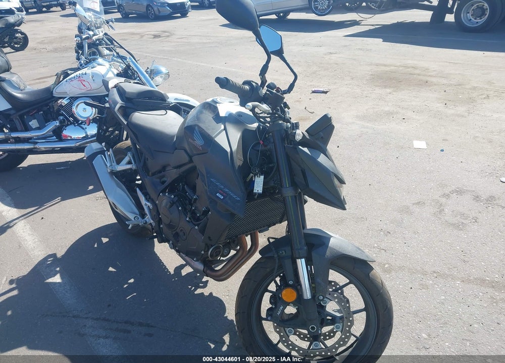 2025 HONDA CB750 A VIN: JH2RH2407SK001506