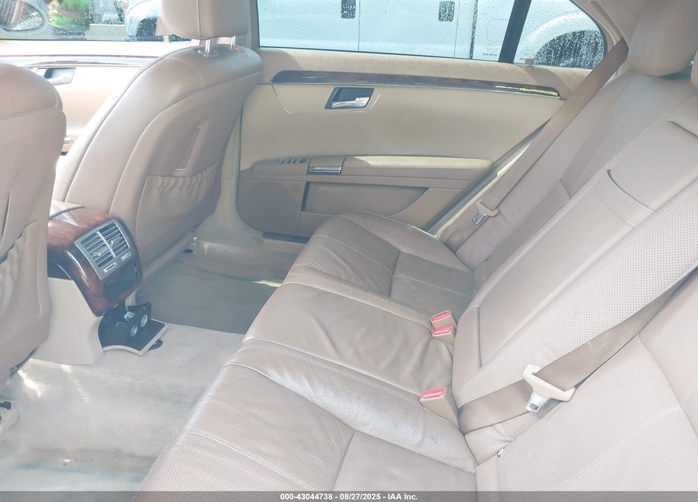 2007 MERCEDES-BENZ S 550 VIN: WDDNG71X47A081181