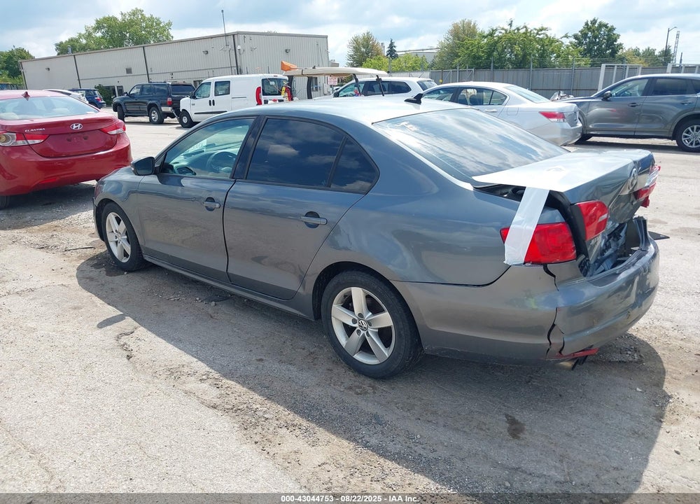 2011 VOLKSWAGEN JETTA 2.0L TDI VIN: 3VWLL7AJ7BM054672