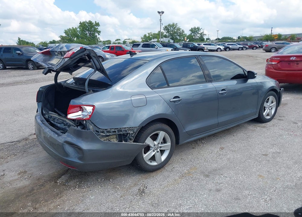 2011 VOLKSWAGEN JETTA 2.0L TDI VIN: 3VWLL7AJ7BM054672