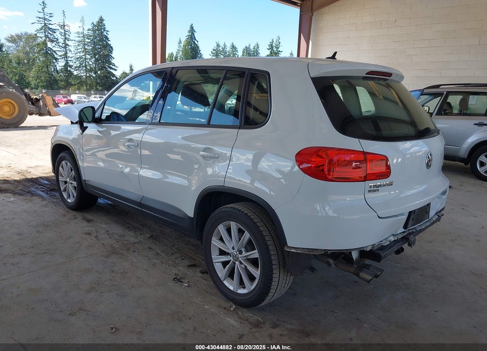 2017 VOLKSWAGEN TIGUAN VIN: WVGAV7AX0HK049284