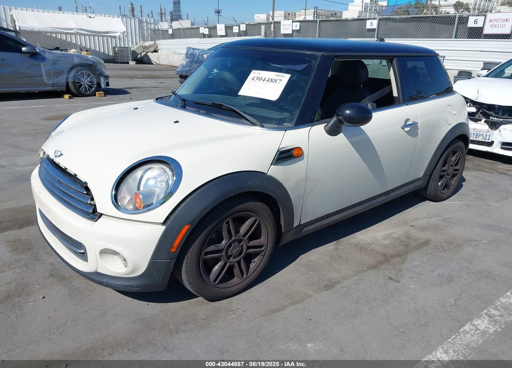 2013 MINI HARDTOP COOPER VIN: WMWSU3C56DT689386