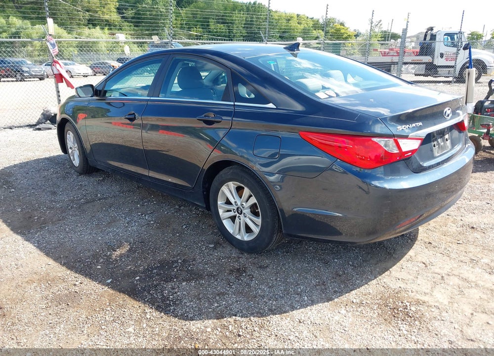 2011 HYUNDAI SONATA VIN: 5NPEB4AC1BH022384