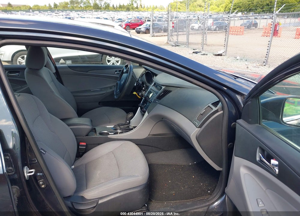 2011 HYUNDAI SONATA VIN: 5NPEB4AC1BH022384