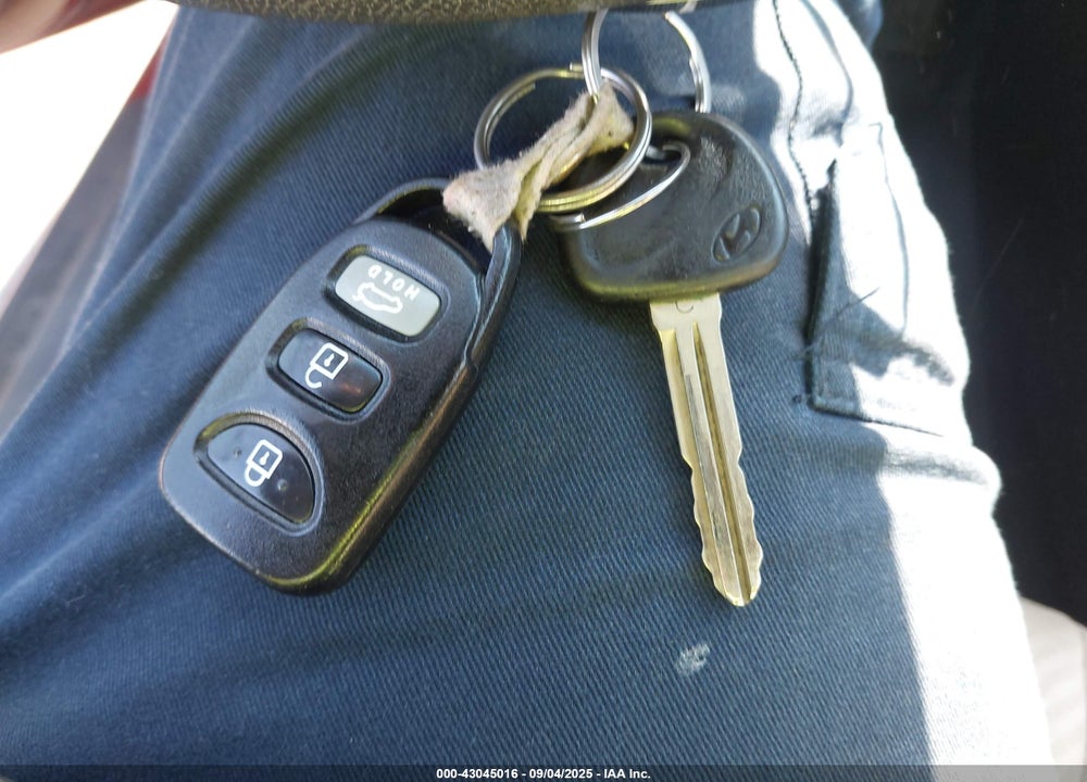2013 HYUNDAI ELANTRA GLS VIN: KMHDH4AE9DU577244