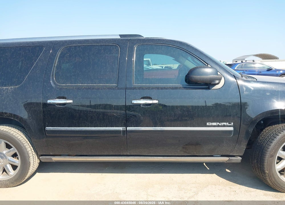 2014 GMC YUKON XL 1500 DENALI VIN: 1GKS1MEF0ER155942