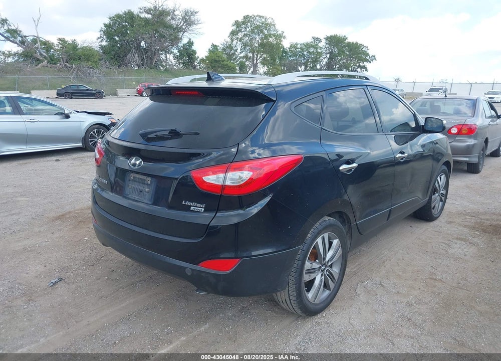2015 HYUNDAI TUCSON VIN: KM8JUCAG4FU960179