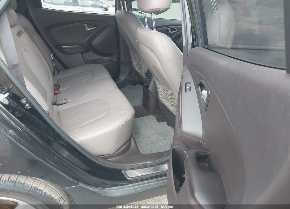 2015 HYUNDAI TUCSON VIN: KM8JUCAG4FU960179