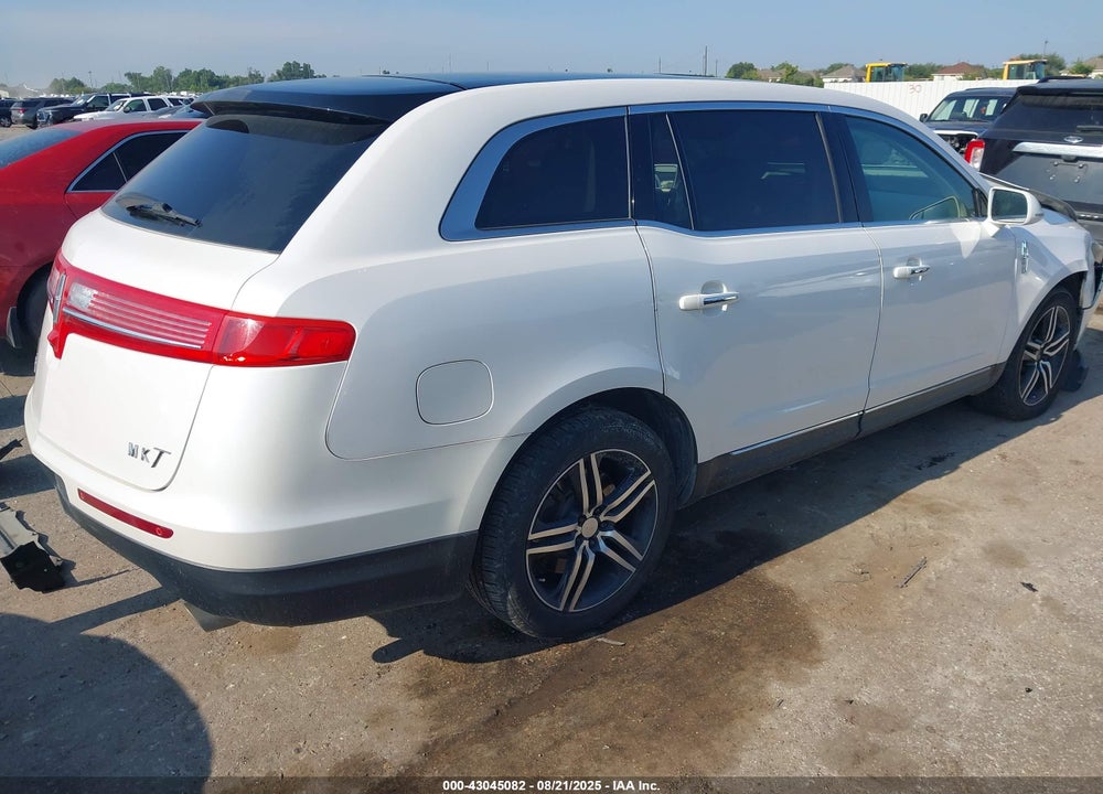 2013 LINCOLN MKT VIN: 2LMHJ5FK6DBL55409