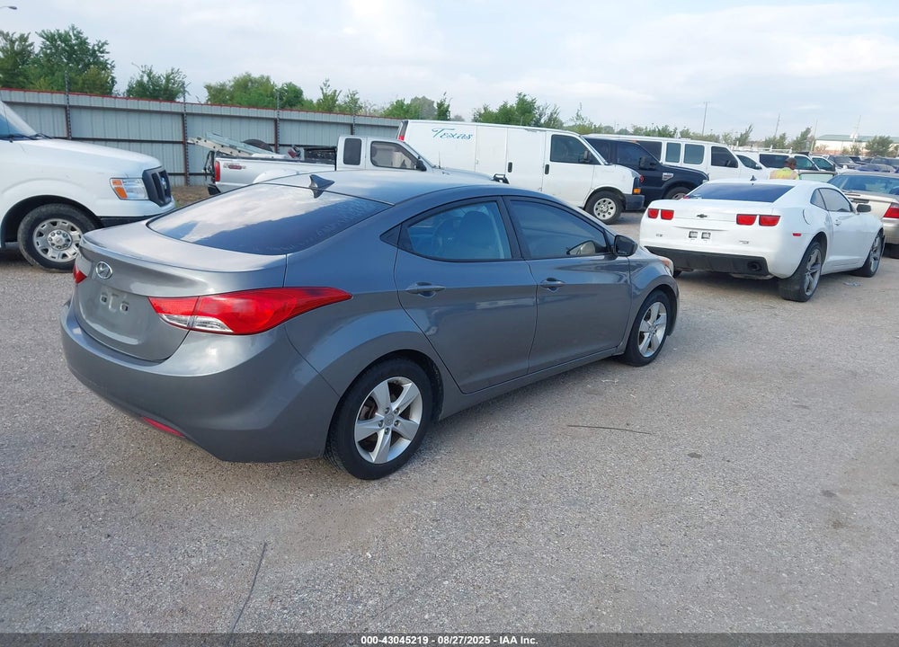 2013 HYUNDAI ELANTRA VIN: 5NPDH4AE7DH361553