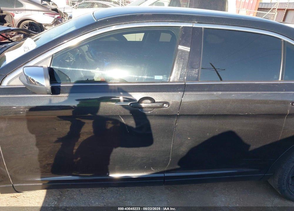 2011 FORD TAURUS VIN: 1FAHP2FW9BG106078