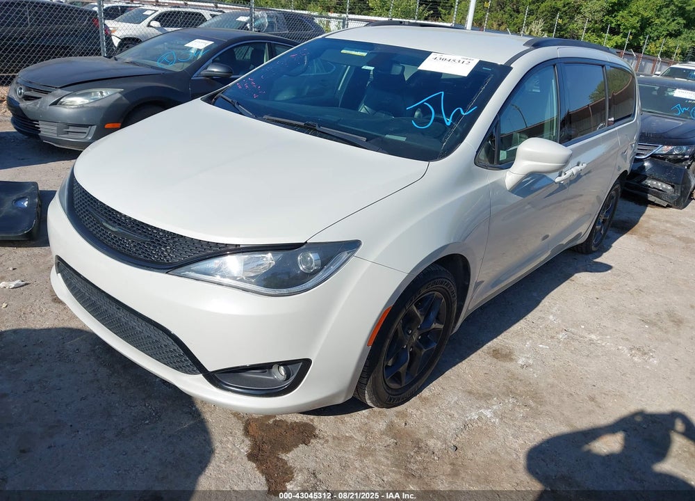 2020 CHRYSLER PACIFICA TOURING L VIN: 2C4RC1BG4LR250527