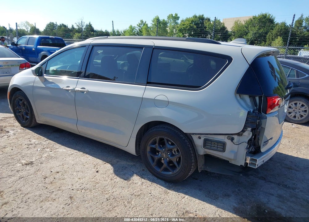 2020 CHRYSLER PACIFICA TOURING L VIN: 2C4RC1BG4LR250527