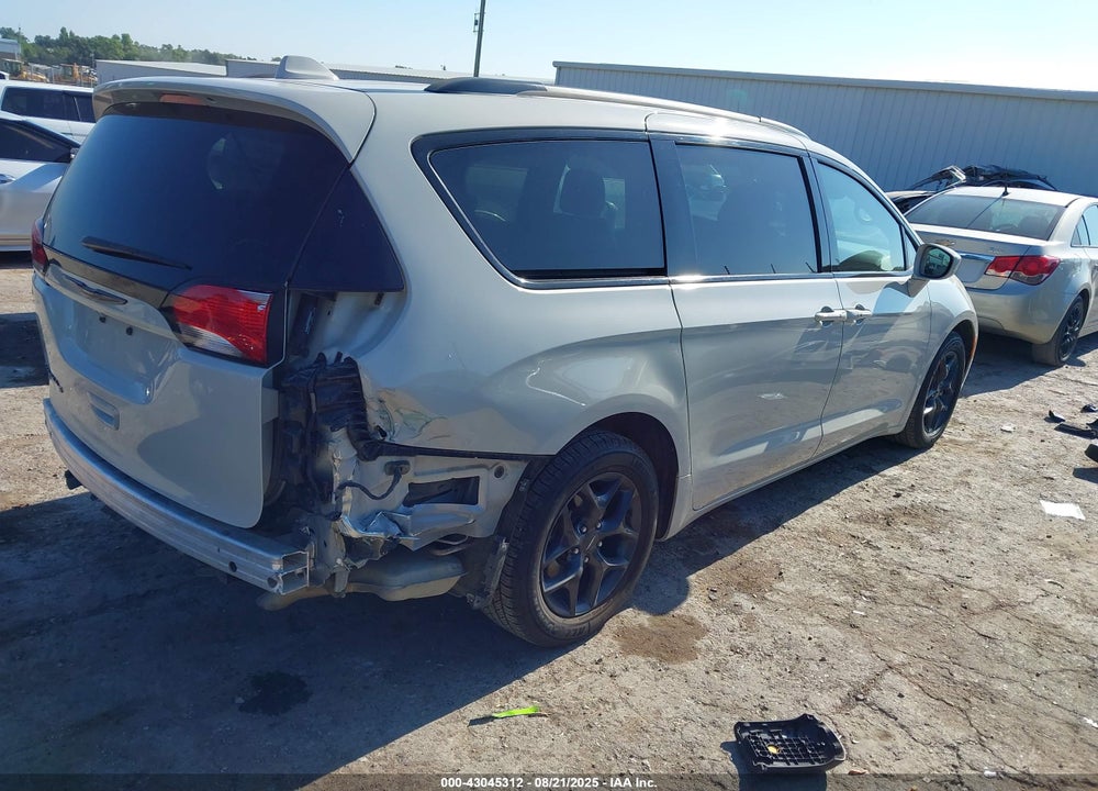 2020 CHRYSLER PACIFICA TOURING L VIN: 2C4RC1BG4LR250527