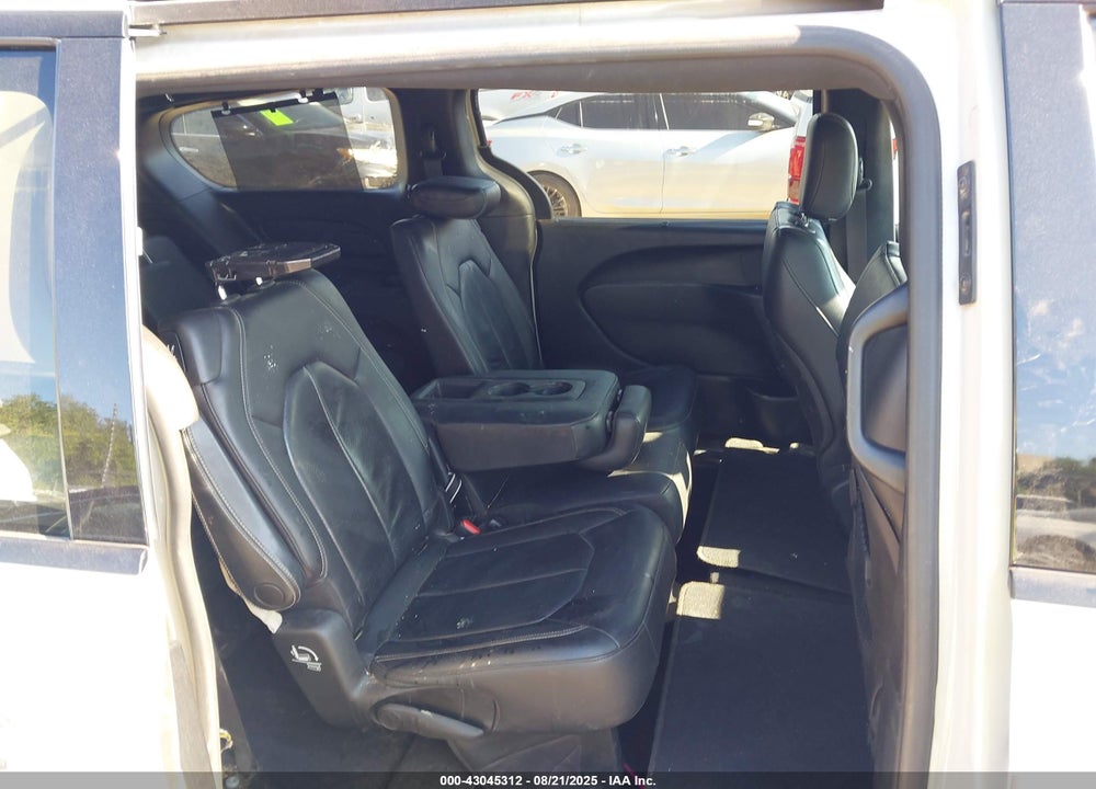 2020 CHRYSLER PACIFICA TOURING L VIN: 2C4RC1BG4LR250527