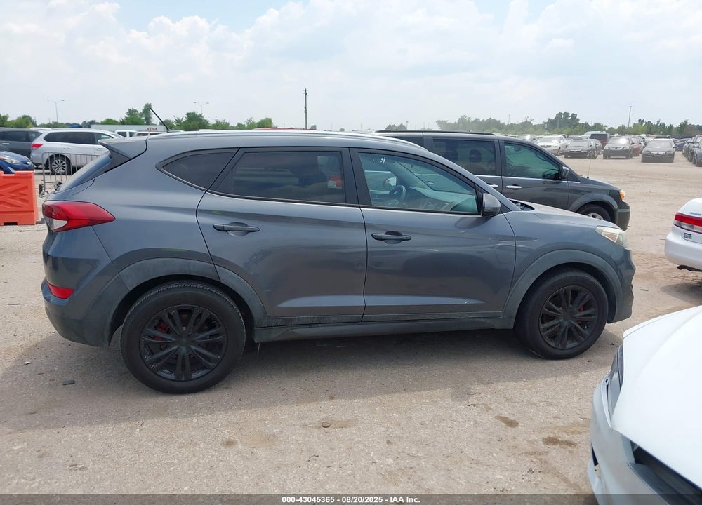 2016 HYUNDAI TUCSON SE VIN: KM8J33A42GU069382