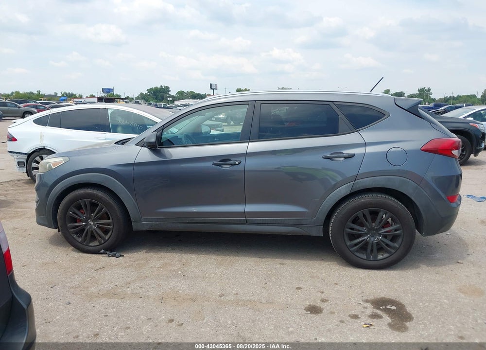 2016 HYUNDAI TUCSON SE VIN: KM8J33A42GU069382