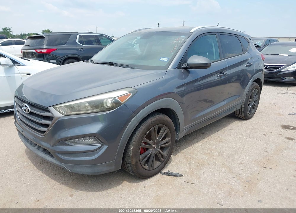 2016 HYUNDAI TUCSON SE VIN: KM8J33A42GU069382