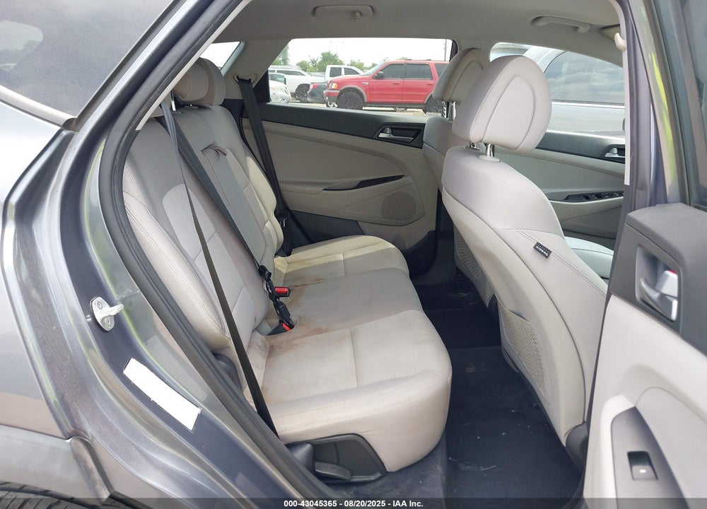 2016 HYUNDAI TUCSON SE VIN: KM8J33A42GU069382