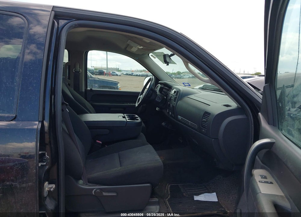 2011 CHEVROLET SILVERADO 1500 LT VIN: 3GCPCSE0XBG311850