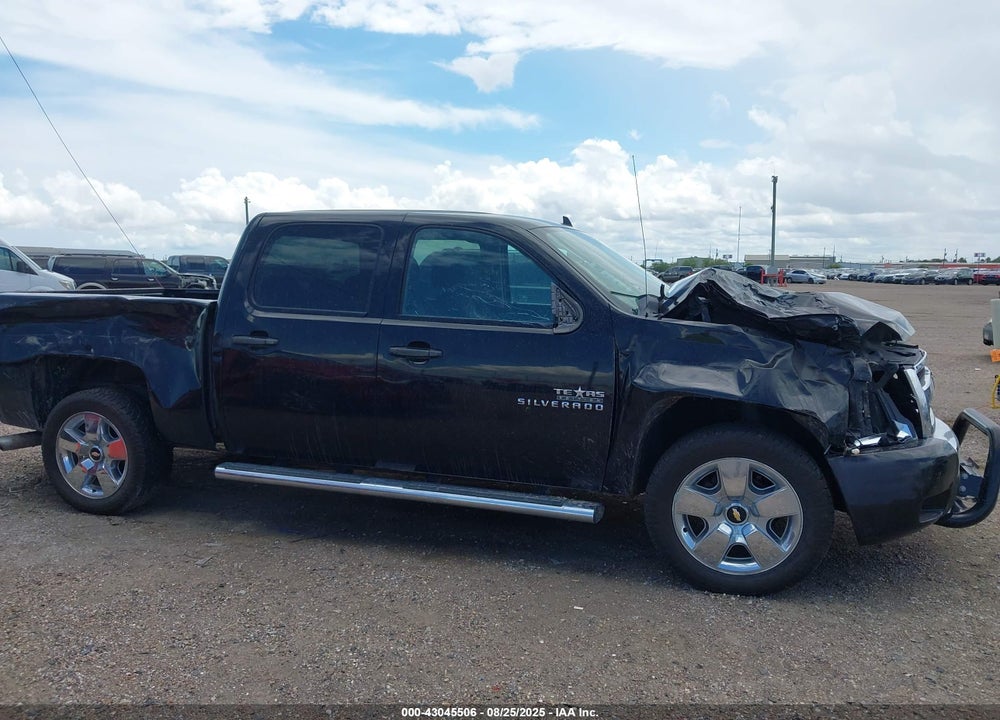 2011 CHEVROLET SILVERADO 1500 LT VIN: 3GCPCSE0XBG311850