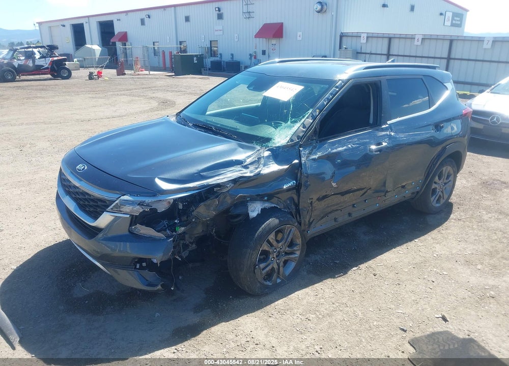 2021 KIA SELTOS VIN: KNDEUCAA8M7071320