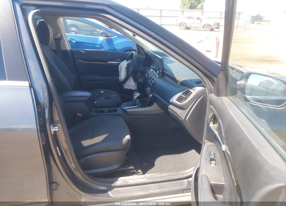 2021 KIA SELTOS VIN: KNDEUCAA8M7071320