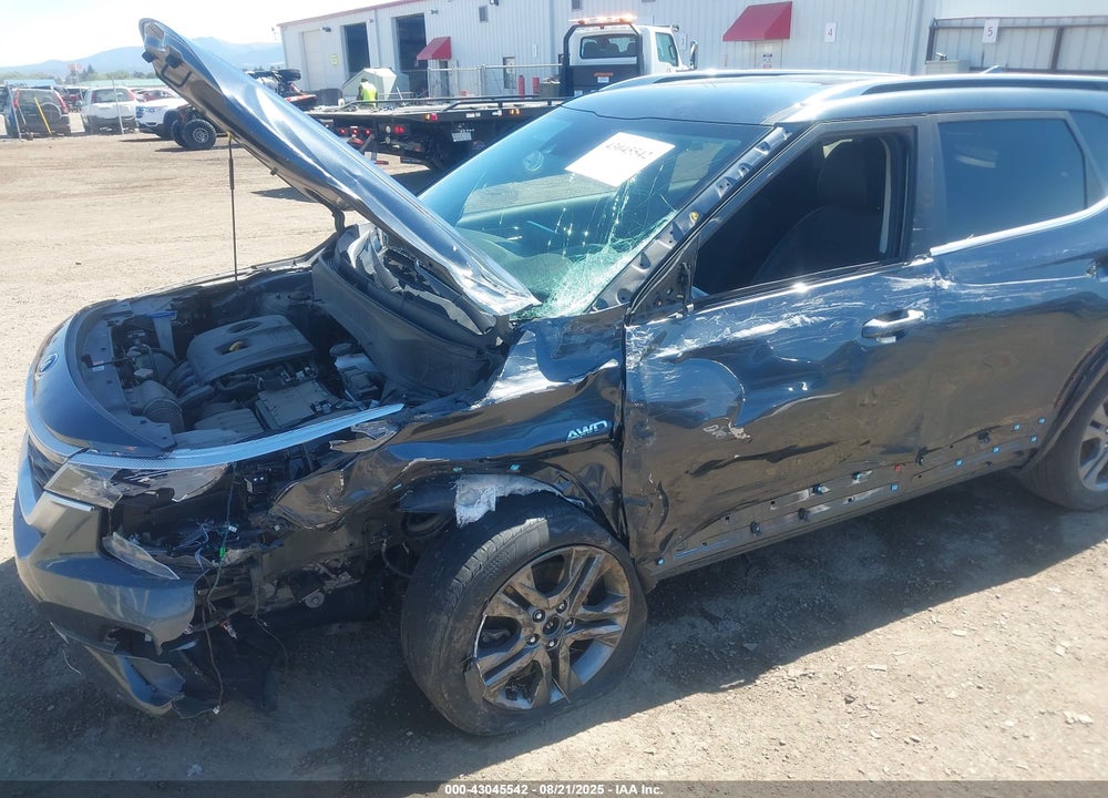 2021 KIA SELTOS VIN: KNDEUCAA8M7071320
