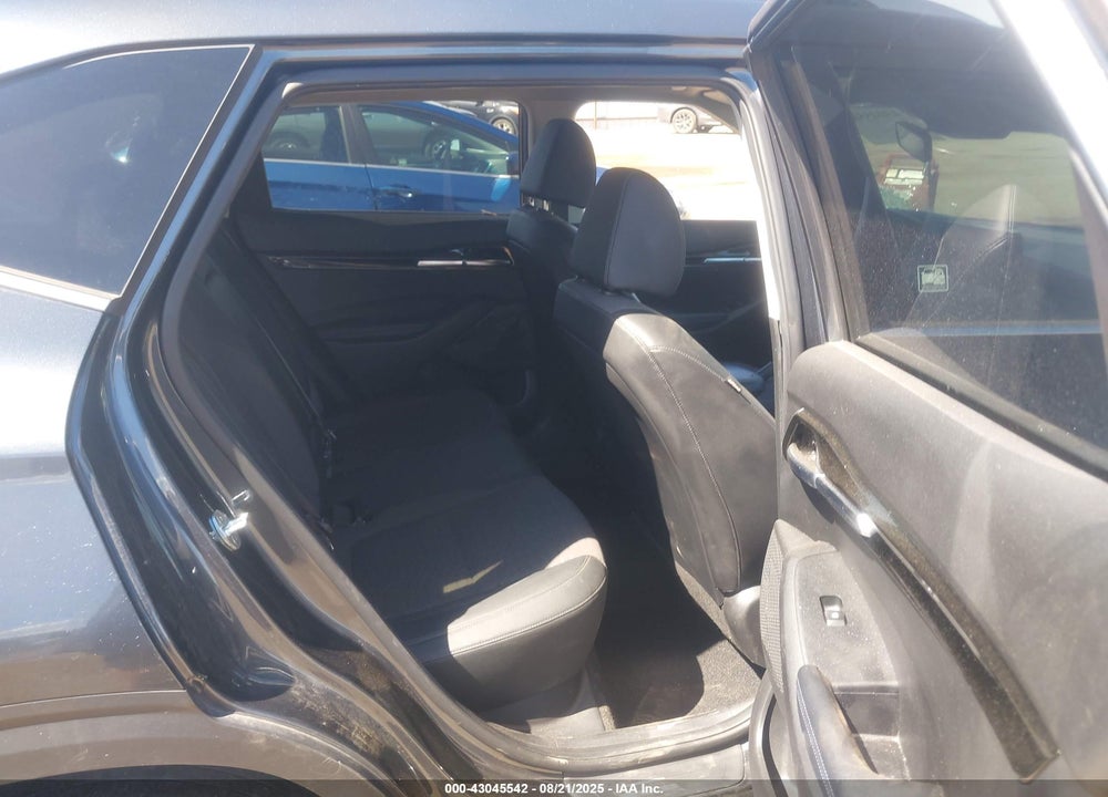 2021 KIA SELTOS VIN: KNDEUCAA8M7071320