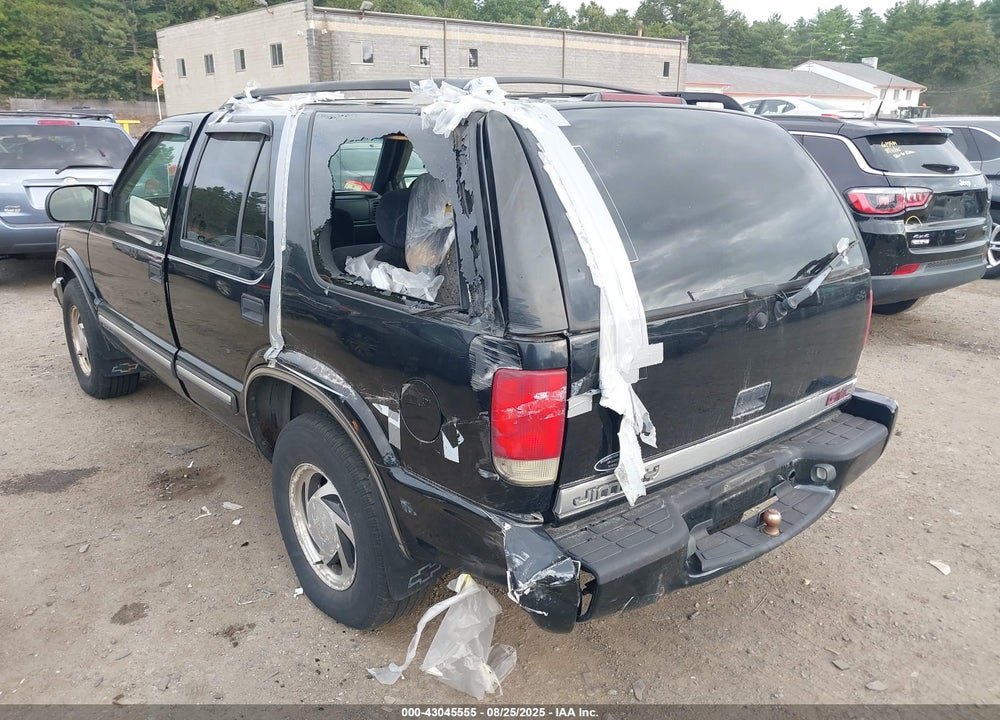 2001 CHEVROLET BLAZER LT VIN: 1GNDT13W512162458
