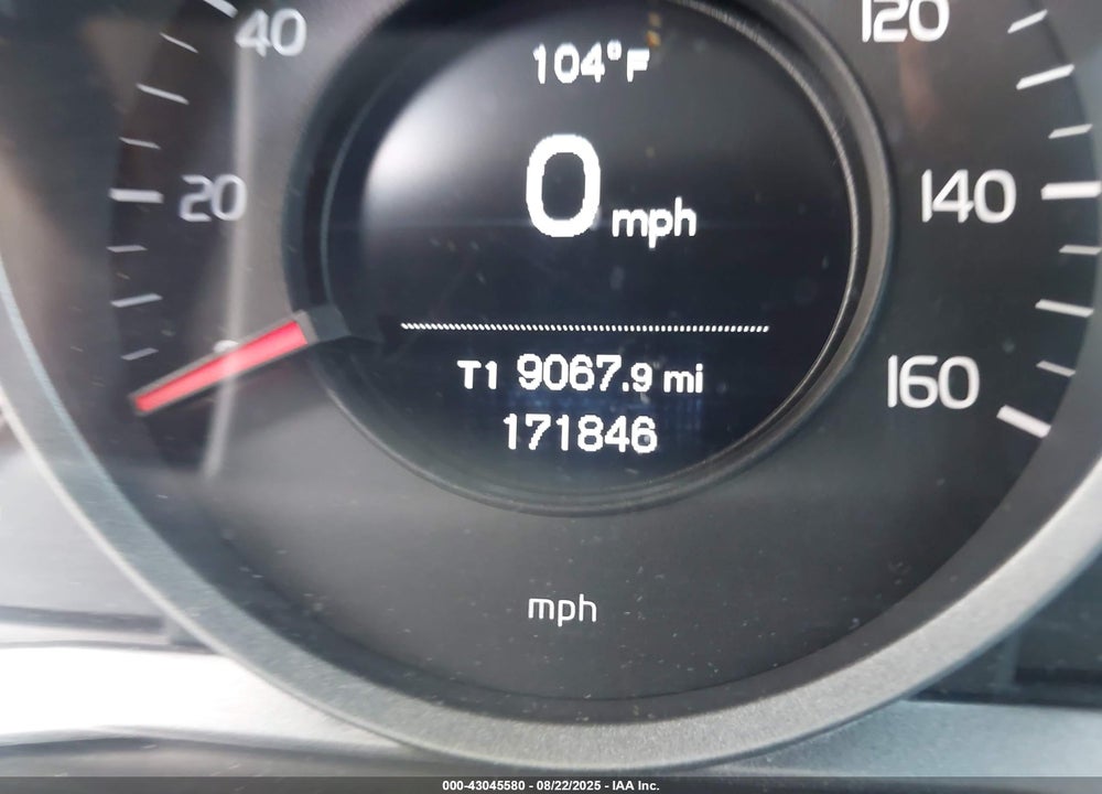 2017 VOLVO XC60 VIN: YV440MDU7H2005411