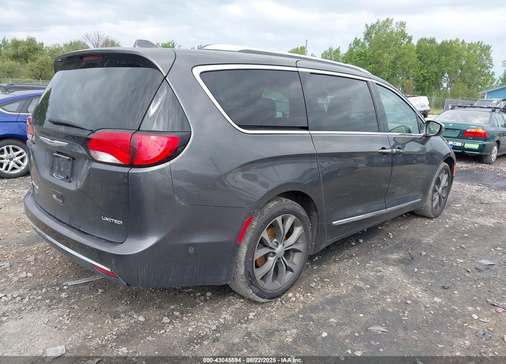 2018 CHRYSLER PACIFICA VIN: 2C4RC1GG3JR110037