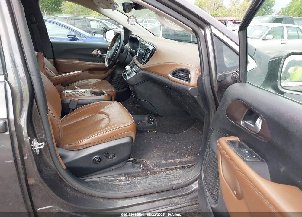 2018 CHRYSLER PACIFICA VIN: 2C4RC1GG3JR110037