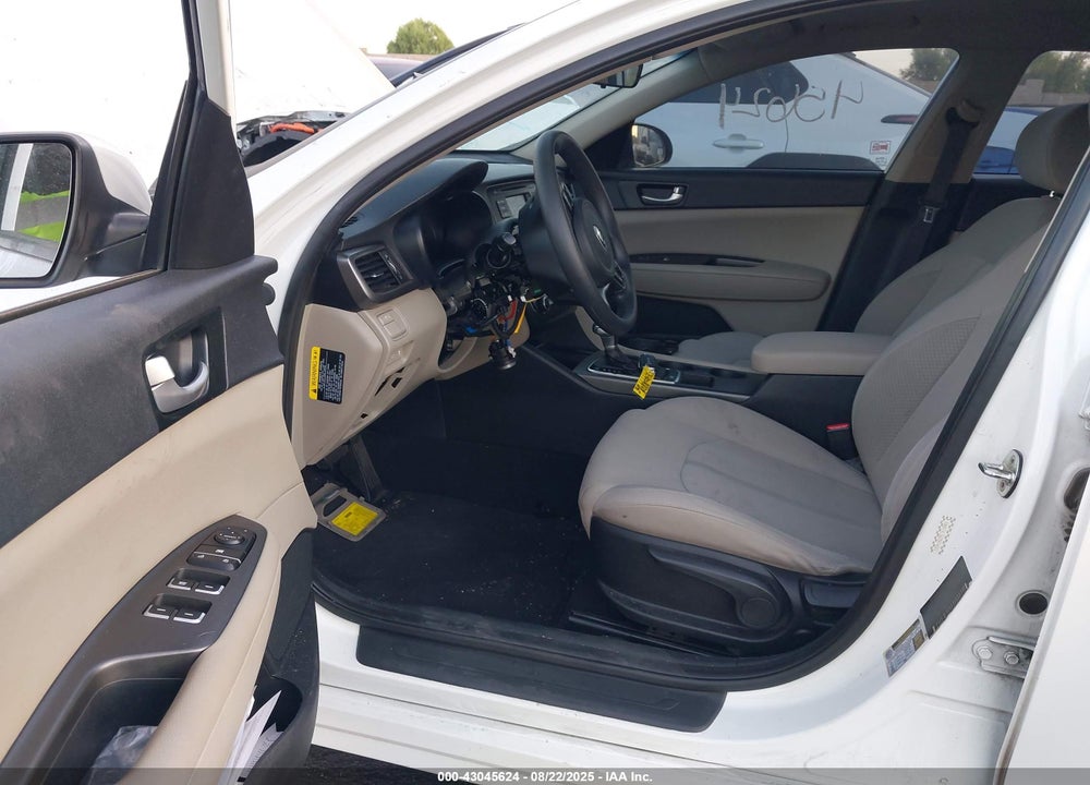 2016 KIA OPTIMA VIN: KNAGT4L36G5074021