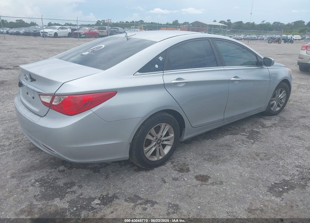 2013 HYUNDAI SONATA GLS VIN: 5NPEB4AC2DH801750