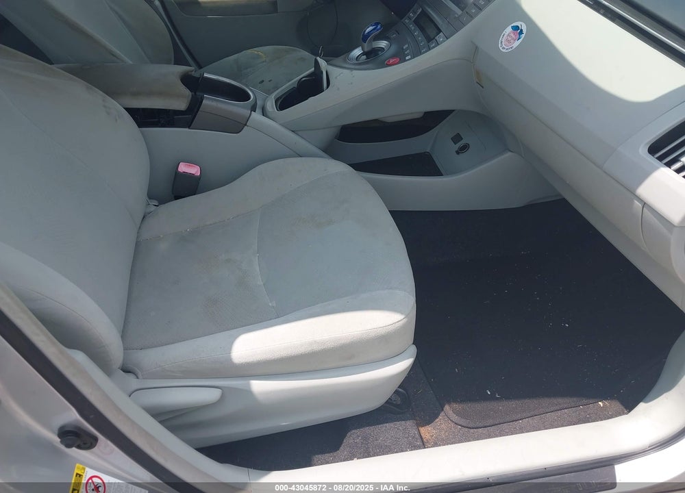 2013 TOYOTA PRIUS TWO VIN: JTDKN3DU4D0337110