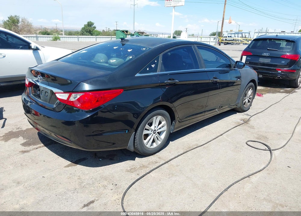 2012 HYUNDAI SONATA VIN: 5NPEB4AC7CH381305