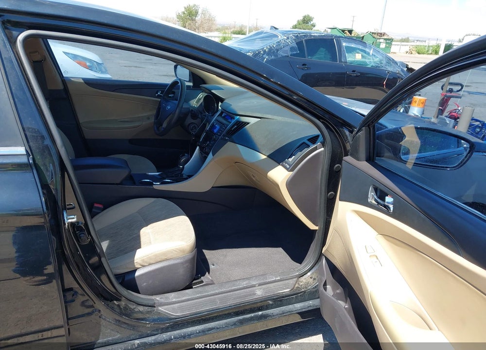 2012 HYUNDAI SONATA VIN: 5NPEB4AC7CH381305