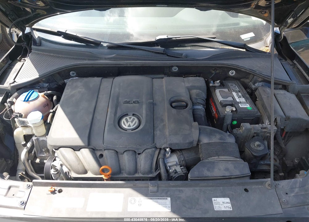 2013 VOLKSWAGEN PASSAT VIN: 1VWAP7A38DC083633