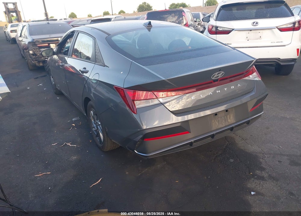 2024 HYUNDAI ELANTRA VIN: KMHLM4DG4RU777668