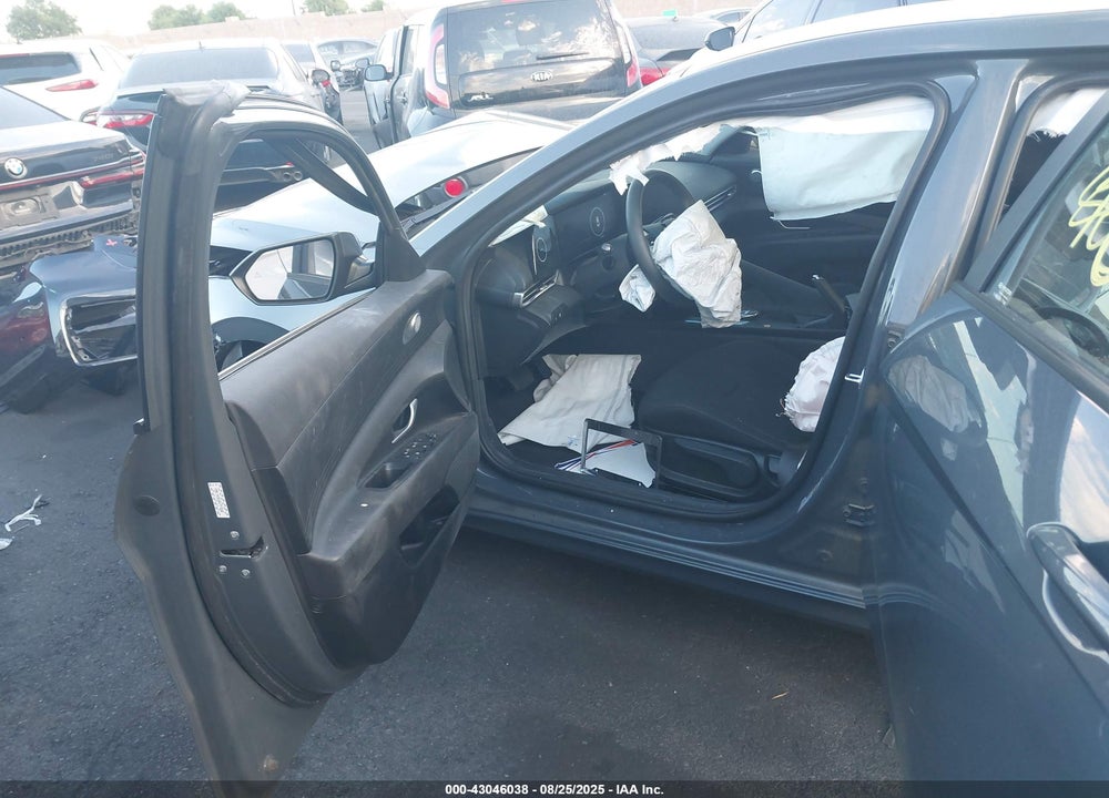 2024 HYUNDAI ELANTRA VIN: KMHLM4DG4RU777668
