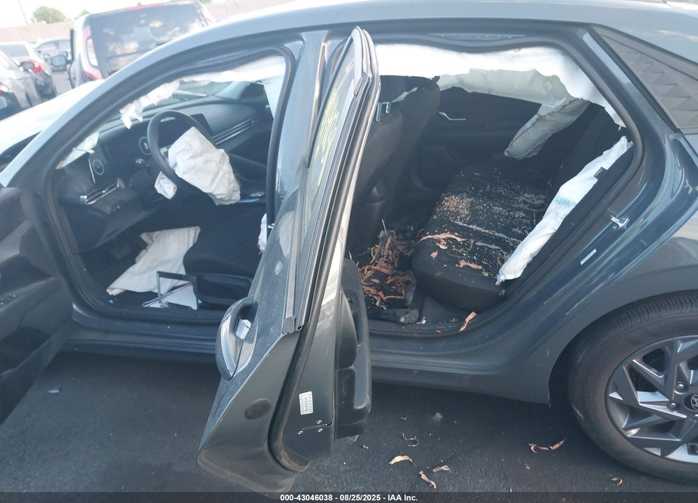 2024 HYUNDAI ELANTRA VIN: KMHLM4DG4RU777668